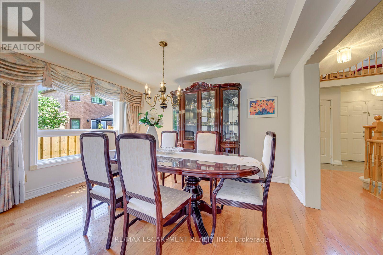 2442 Wynten Way, Oakville, Ontario  L6J 7K9 - Photo 17 - W13643108