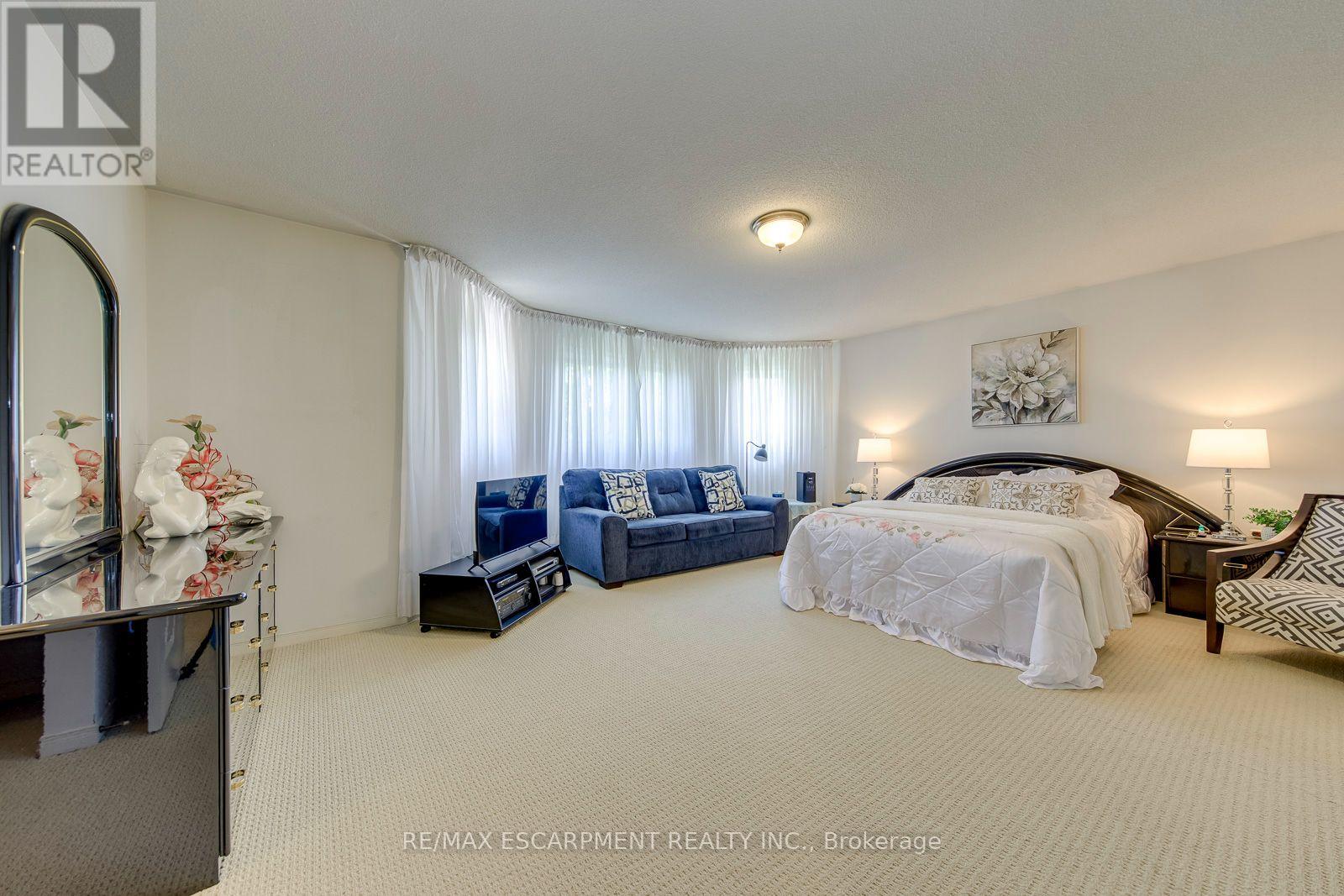 2442 Wynten Way, Oakville, Ontario  L6J 7K9 - Photo 23 - W13643108