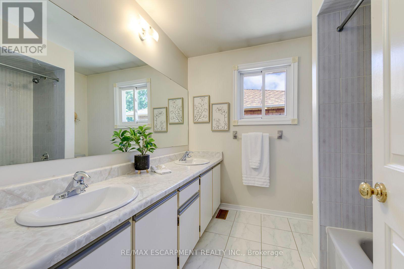 2442 Wynten Way, Oakville, Ontario  L6J 7K9 - Photo 30 - W13643108