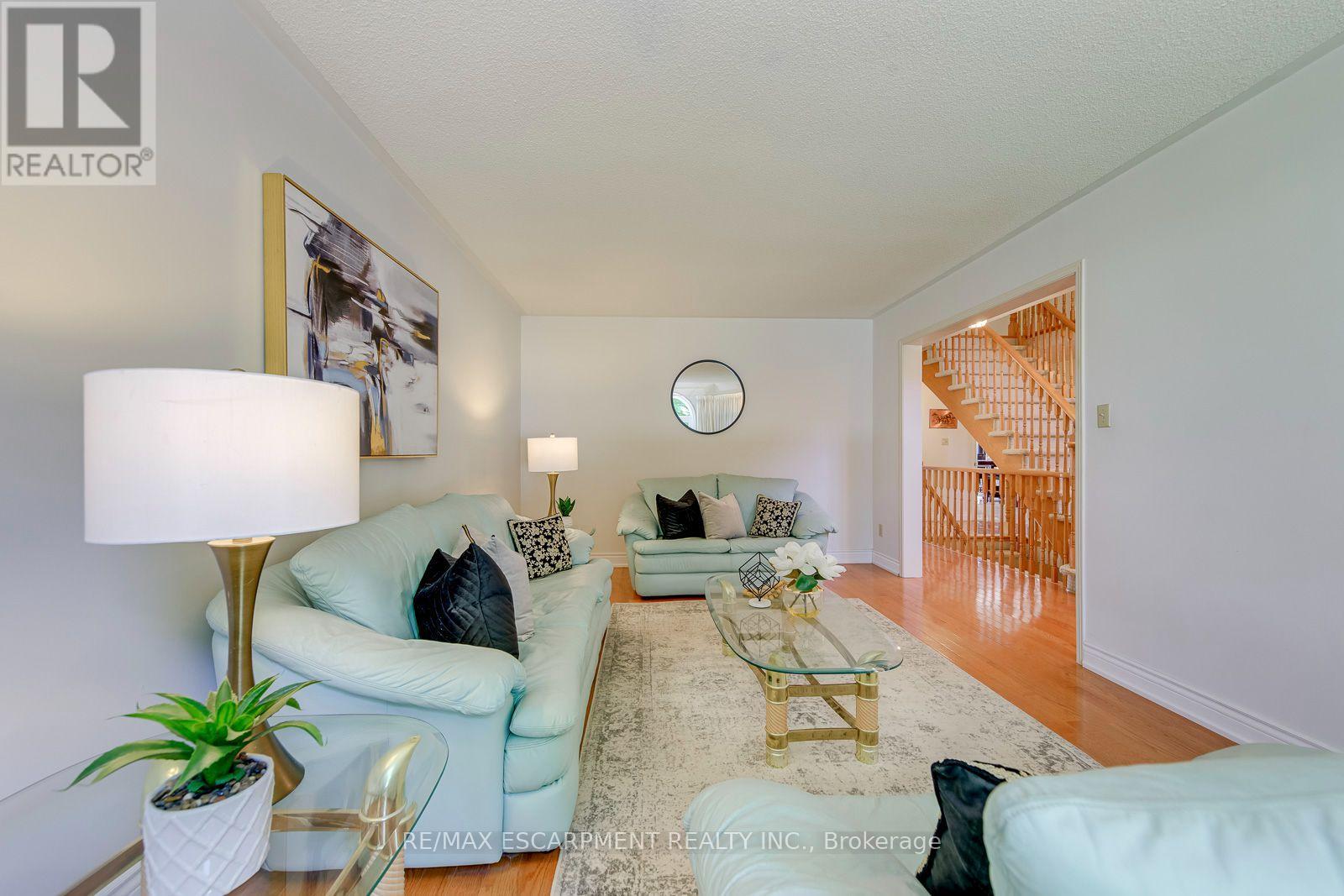 2442 Wynten Way, Oakville, Ontario  L6J 7K9 - Photo 7 - W13643108
