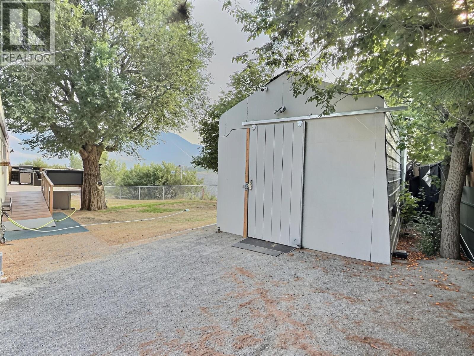 5399 Shelly Drive, Kamloops, British Columbia  V2C 5A7 - Photo 6 - 10396372