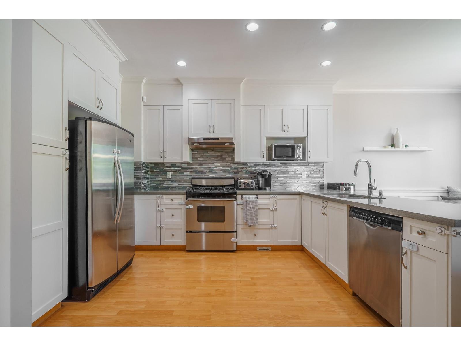 14775 59a Avenue, Surrey, British Columbia  V3S 0R6 - Photo 7 - R3153227