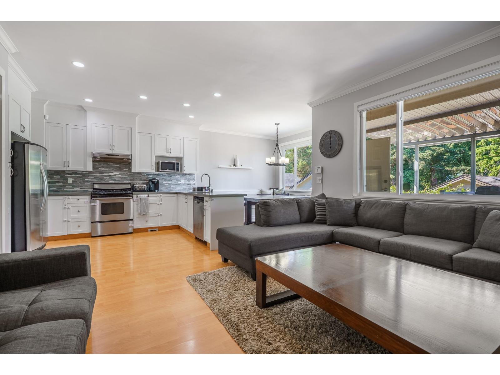 14775 59a Avenue, Surrey, British Columbia  V3S 0R6 - Photo 6 - R3153227