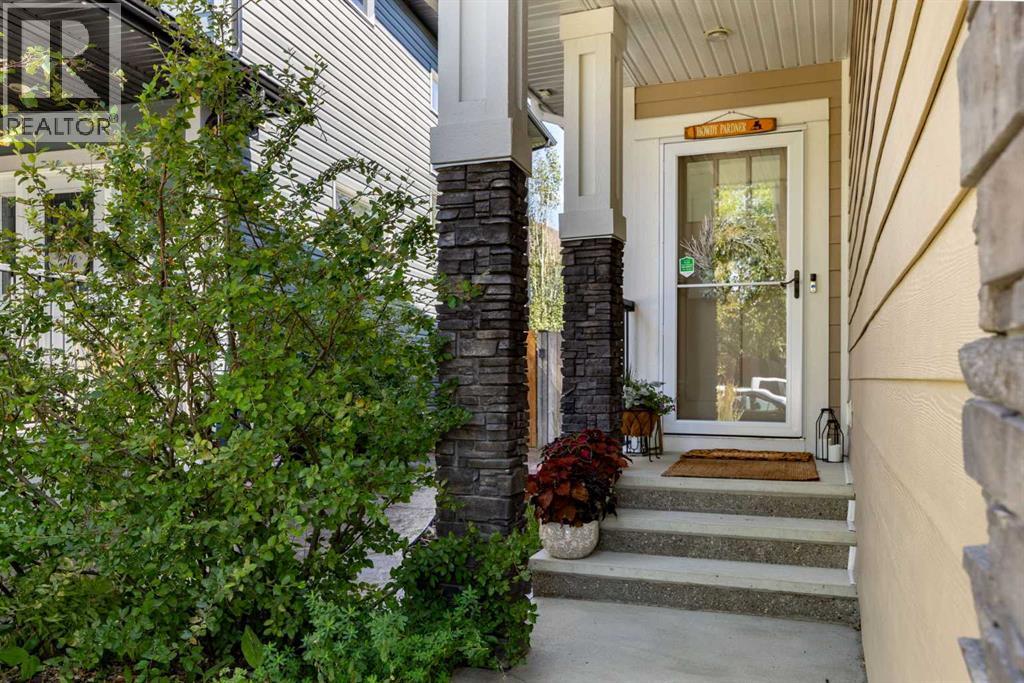 238 Mountainview Drive, Okotoks, Alberta  T1S 0L7 - Photo 4 - A2334960