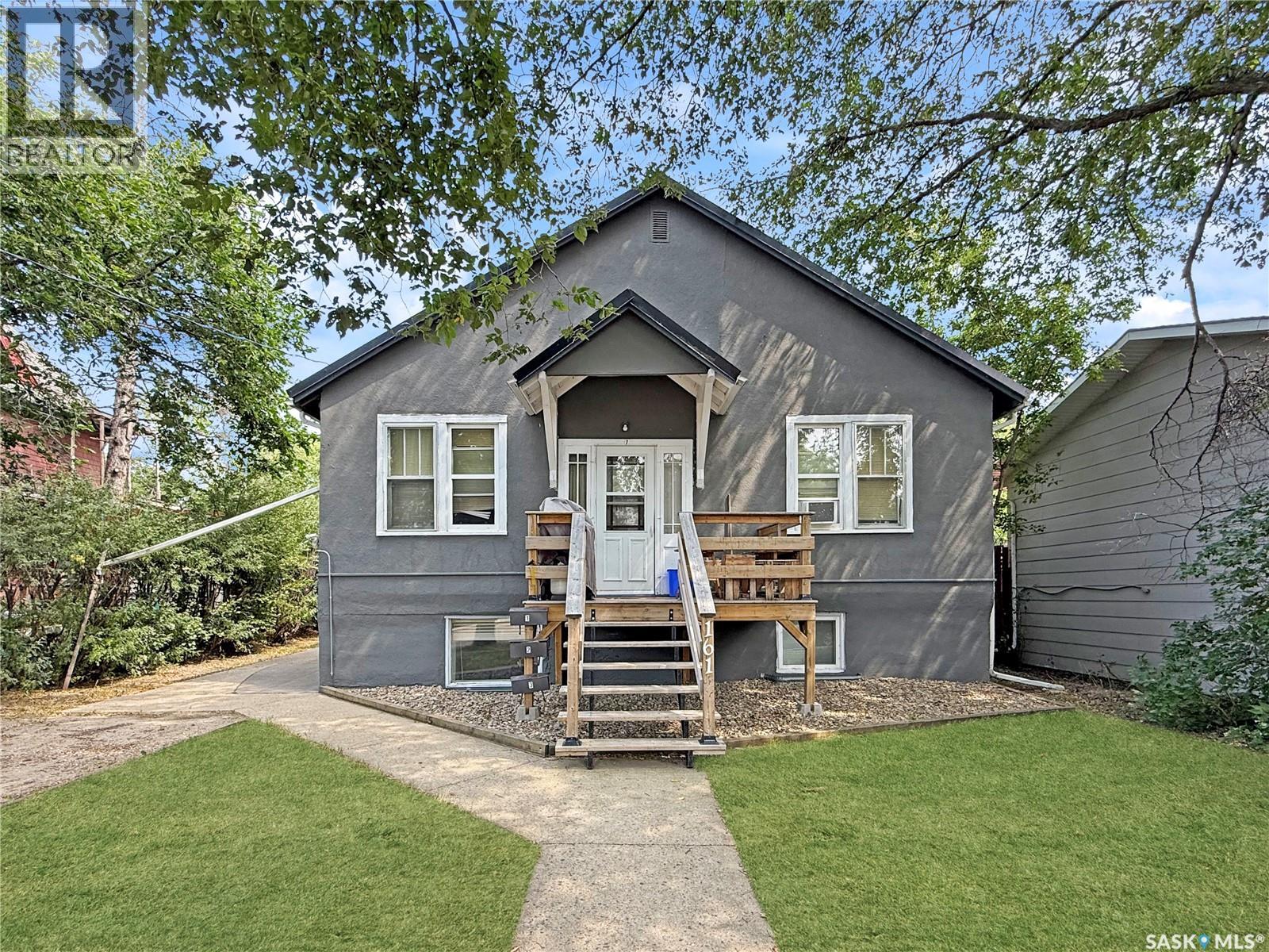 161 5th AVENUE NE, Swift Current, Saskatchewan