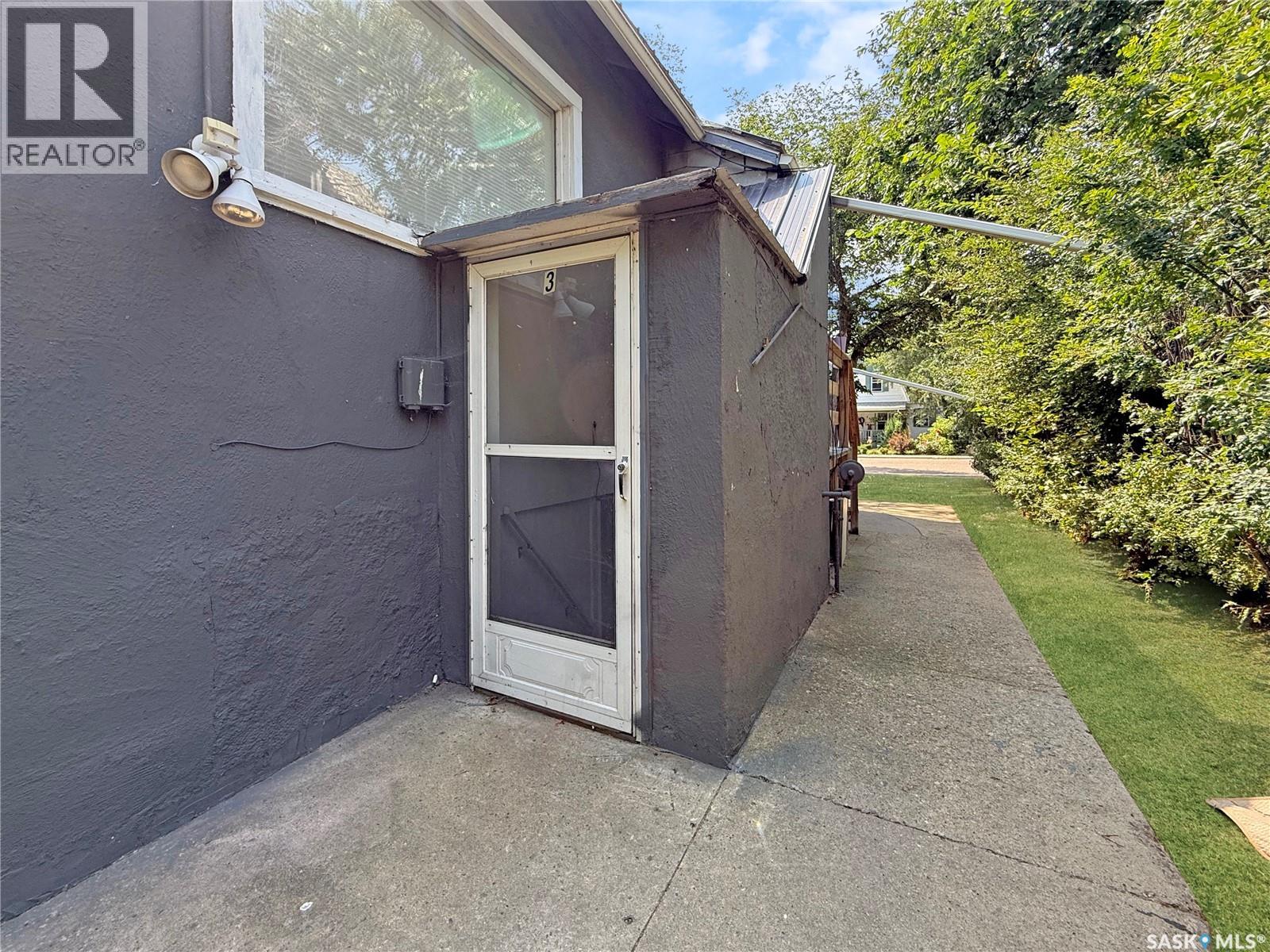 161 5th Avenue NE, Swift Current, Saskatchewan  S9H 2L1 - Photo 19 - SK044452