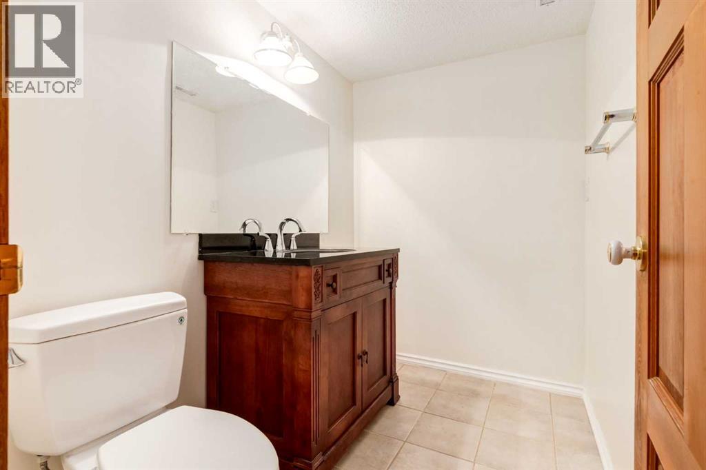 2512 106 Avenue SW, Calgary, Alberta  T2W 2H9 - Photo 25 - A2335121