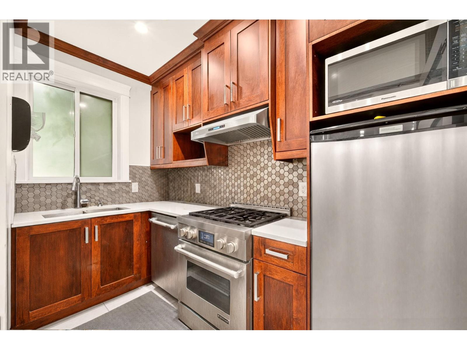 5886 Sherbrooke Street, Vancouver, British Columbia  V5W 3M9 - Photo 16 - R3138142