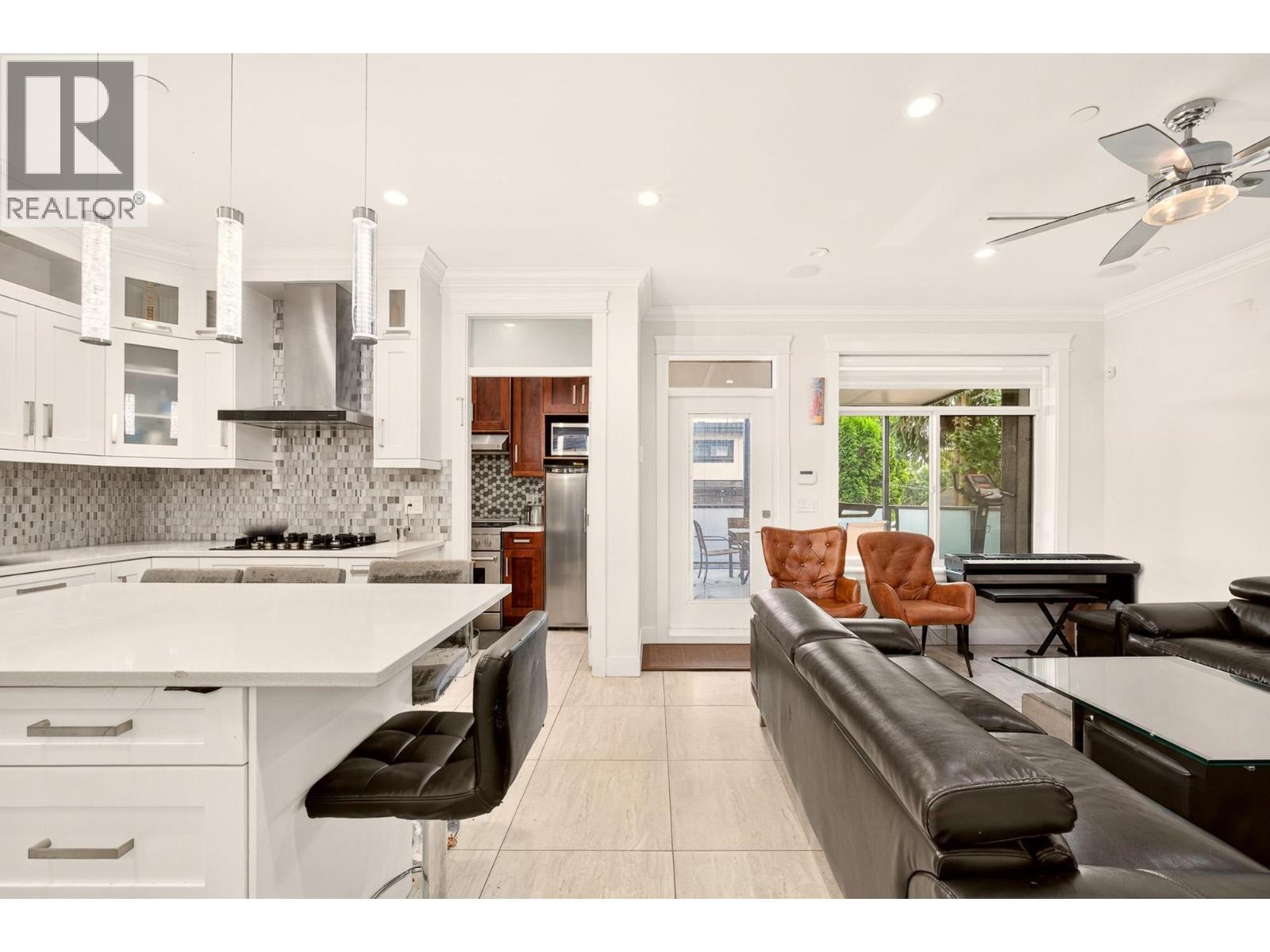 5886 Sherbrooke Street, Vancouver, British Columbia  V5W 3M9 - Photo 9 - R3138142