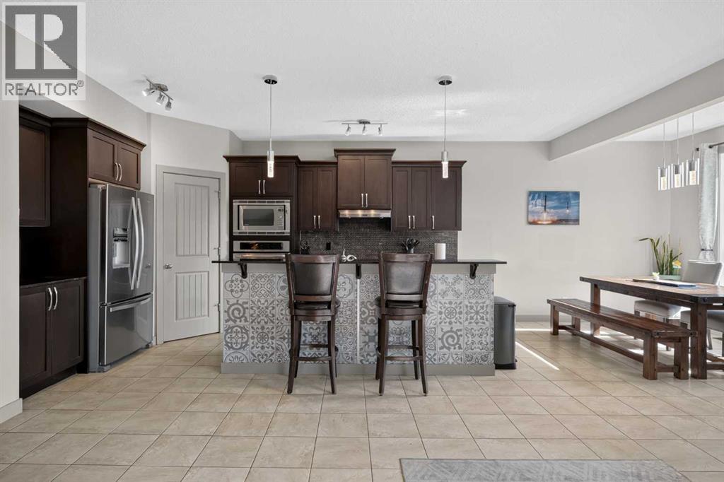 166 Hillcrest Circle SW, Airdrie, Alberta  T4B 0Y5 - Photo 2 - A2324657
