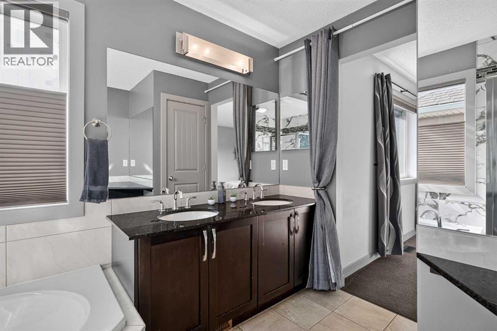 166 Hillcrest Circle SW, Airdrie, Alberta  T4B 0Y5 - Photo 17 - A2324657