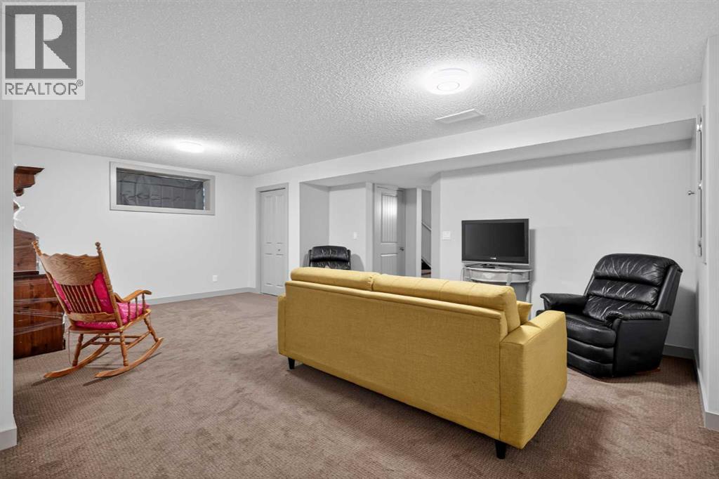 166 Hillcrest Circle SW, Airdrie, Alberta  T4B 0Y5 - Photo 25 - A2324657