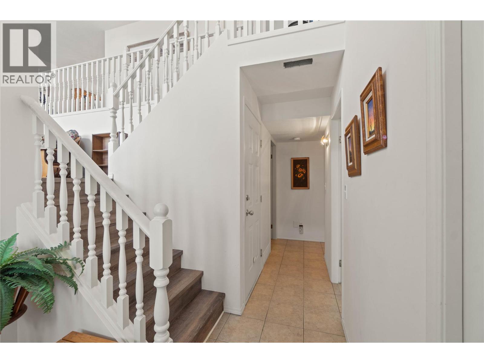 2022 Pacific Way Unit# 32, Kamloops, British Columbia  V1S 1T1 - Photo 2 - 10377544