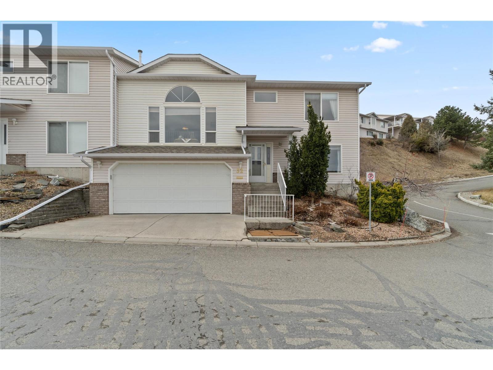 2022 PACIFIC Way Unit# 32, Kamloops, British Columbia