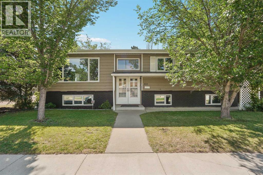 210 Dunkirk Street S, Lethbridge, Alberta  T1J 4E6 - Photo 1 - A2334536