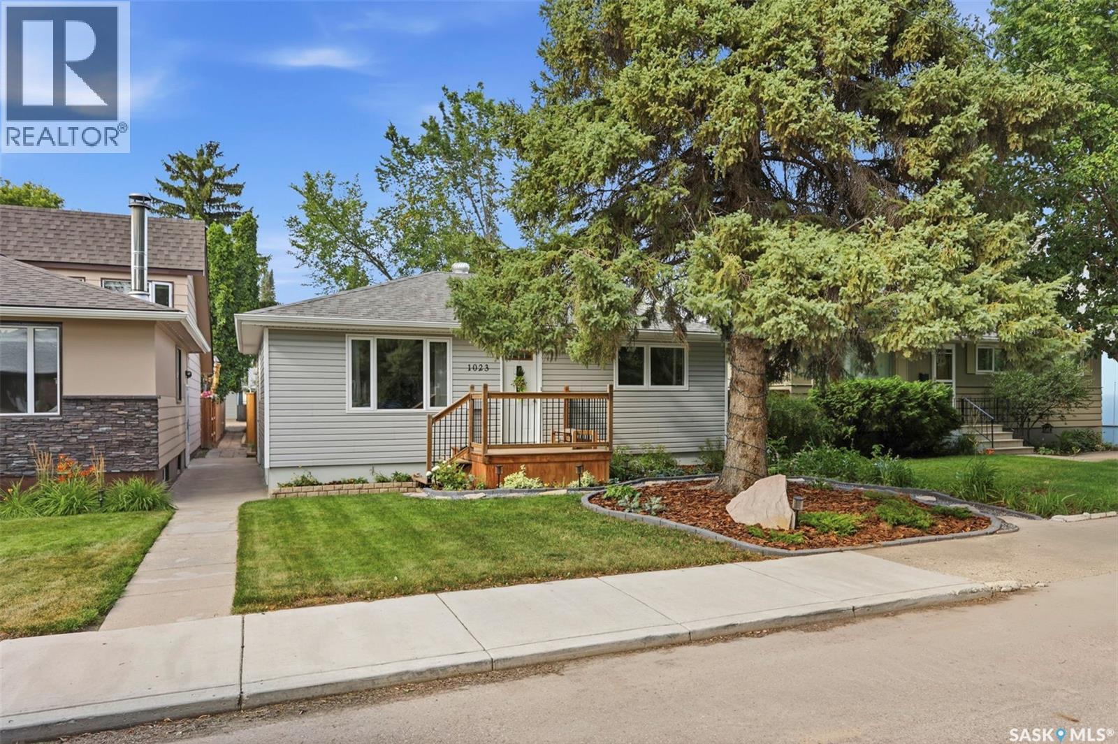 1023 2nd Street E, Saskatoon, Saskatchewan  S7H 1R2 - Photo 1 - SK044682