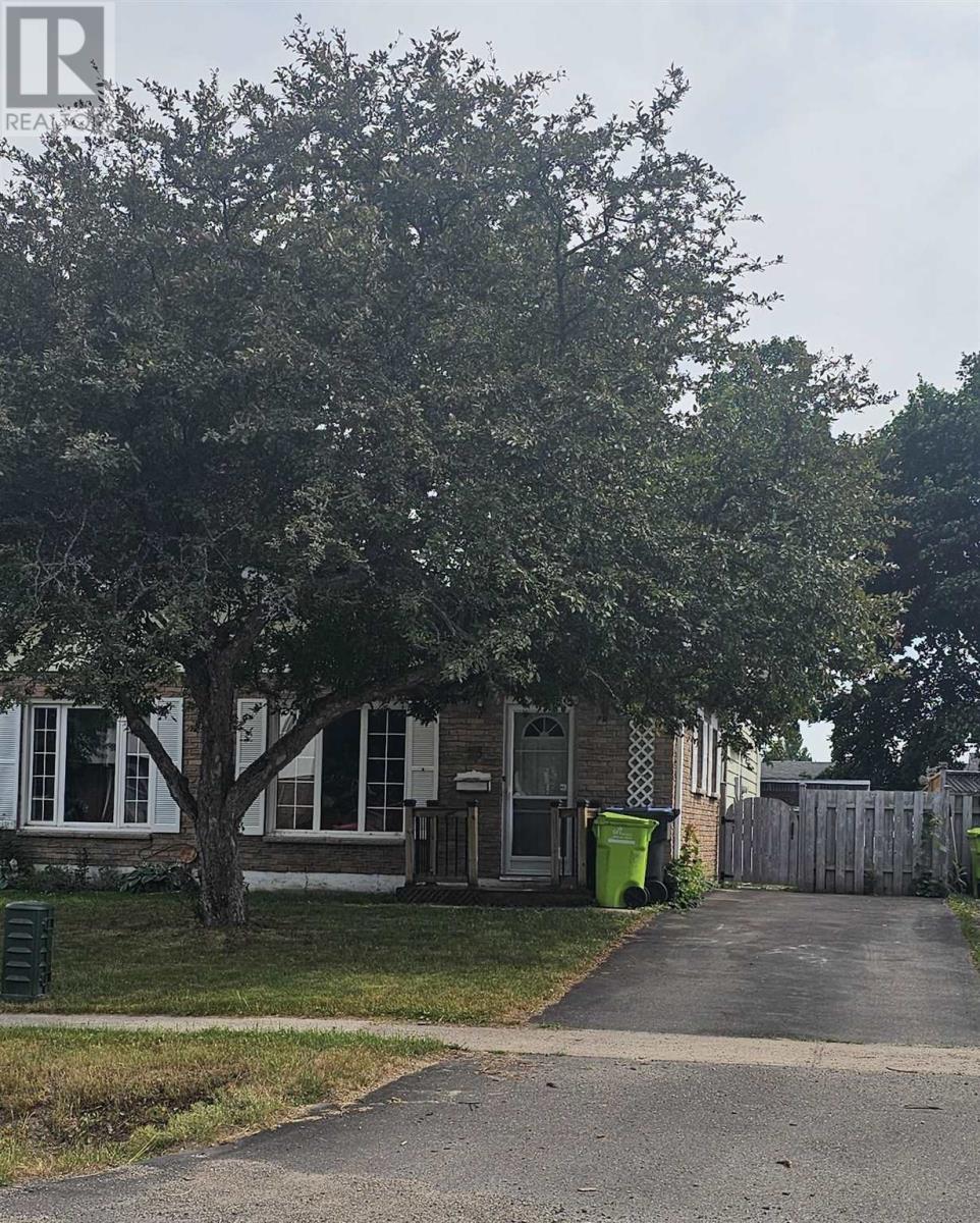 25 Cambridge Pl, Sault Ste. Marie, Ontario  P6A 6E8 - Photo 2 - SM261857