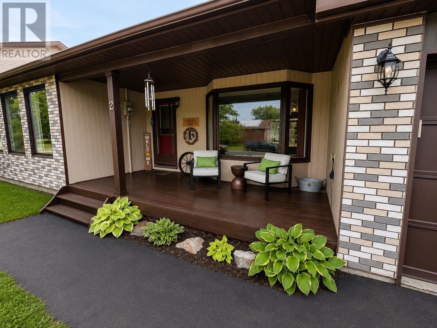 12 Maple St, Wawa, Ontario  P0S 1K0 - Photo 2 - SM262038
