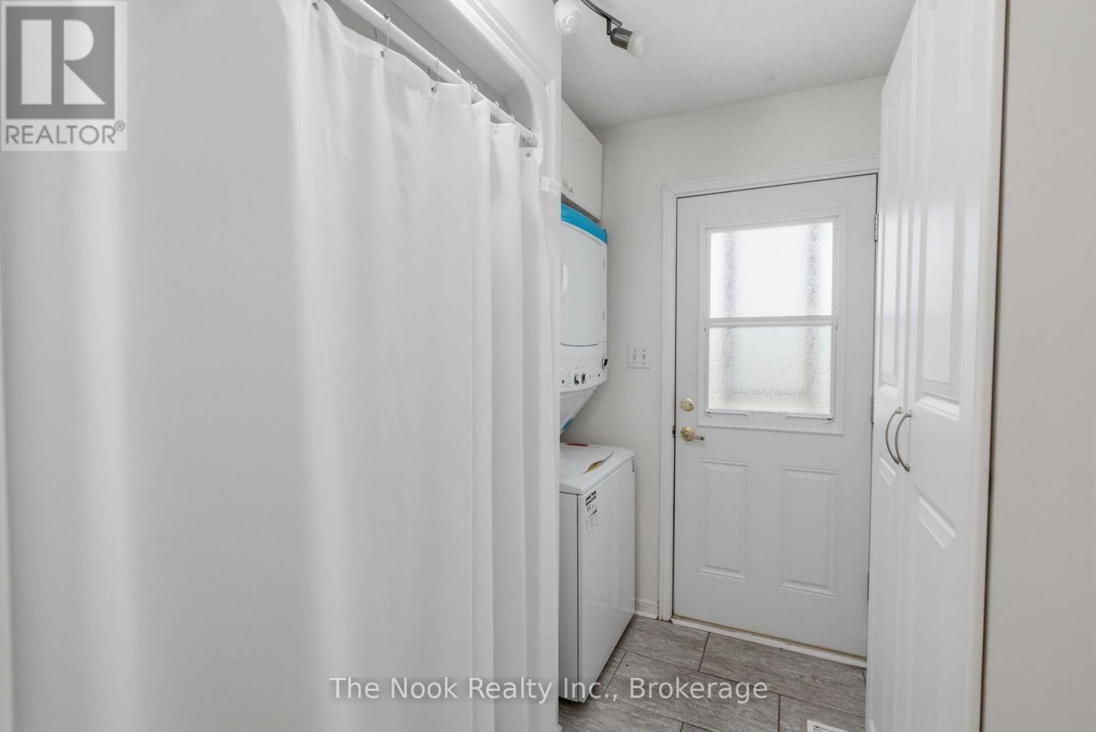 424 Prince Of Wales Drive, Whitby, Ontario  L1N 6M9 - Photo 20 - E13643134
