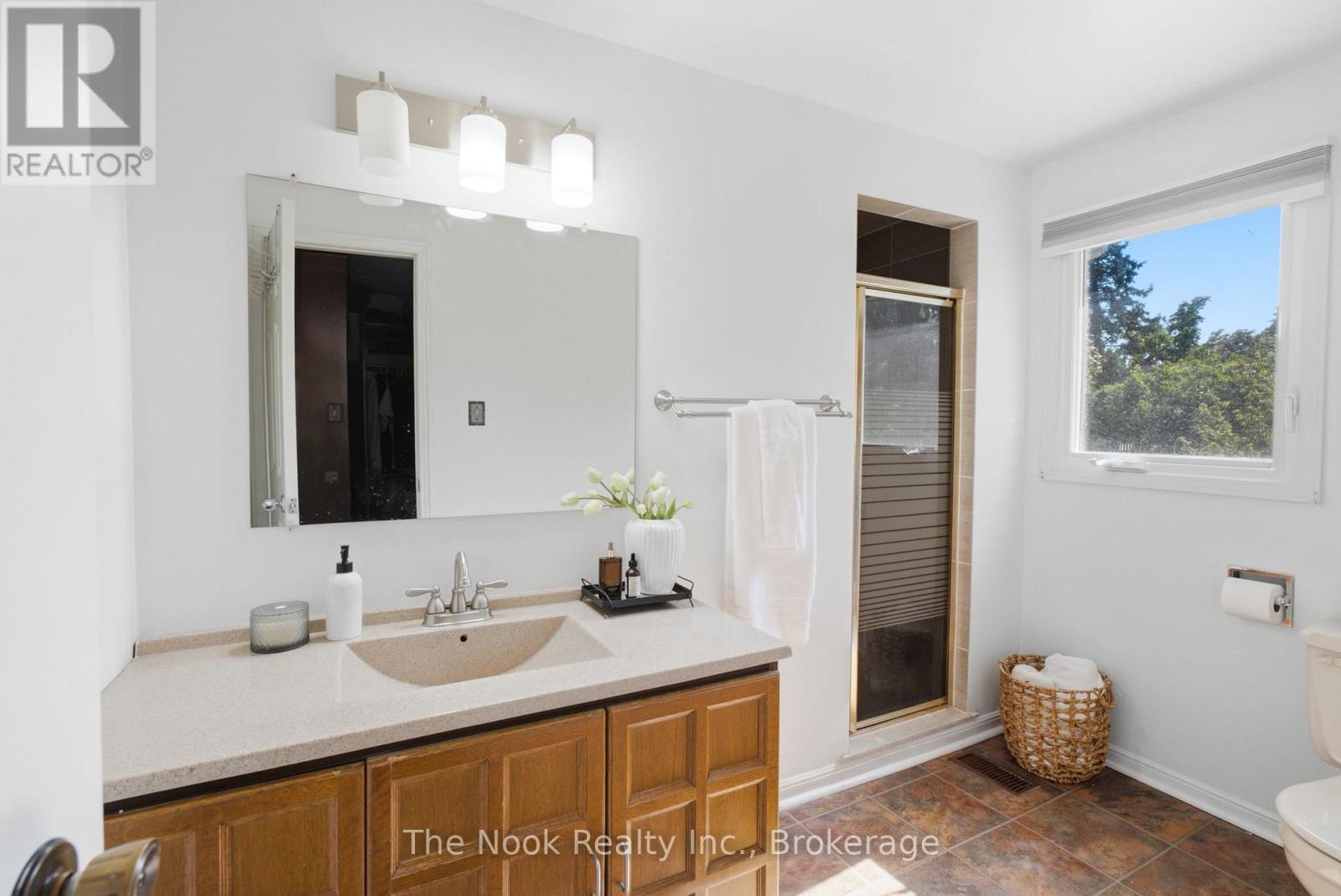 424 Prince Of Wales Drive, Whitby, Ontario  L1N 6M9 - Photo 28 - E13643134
