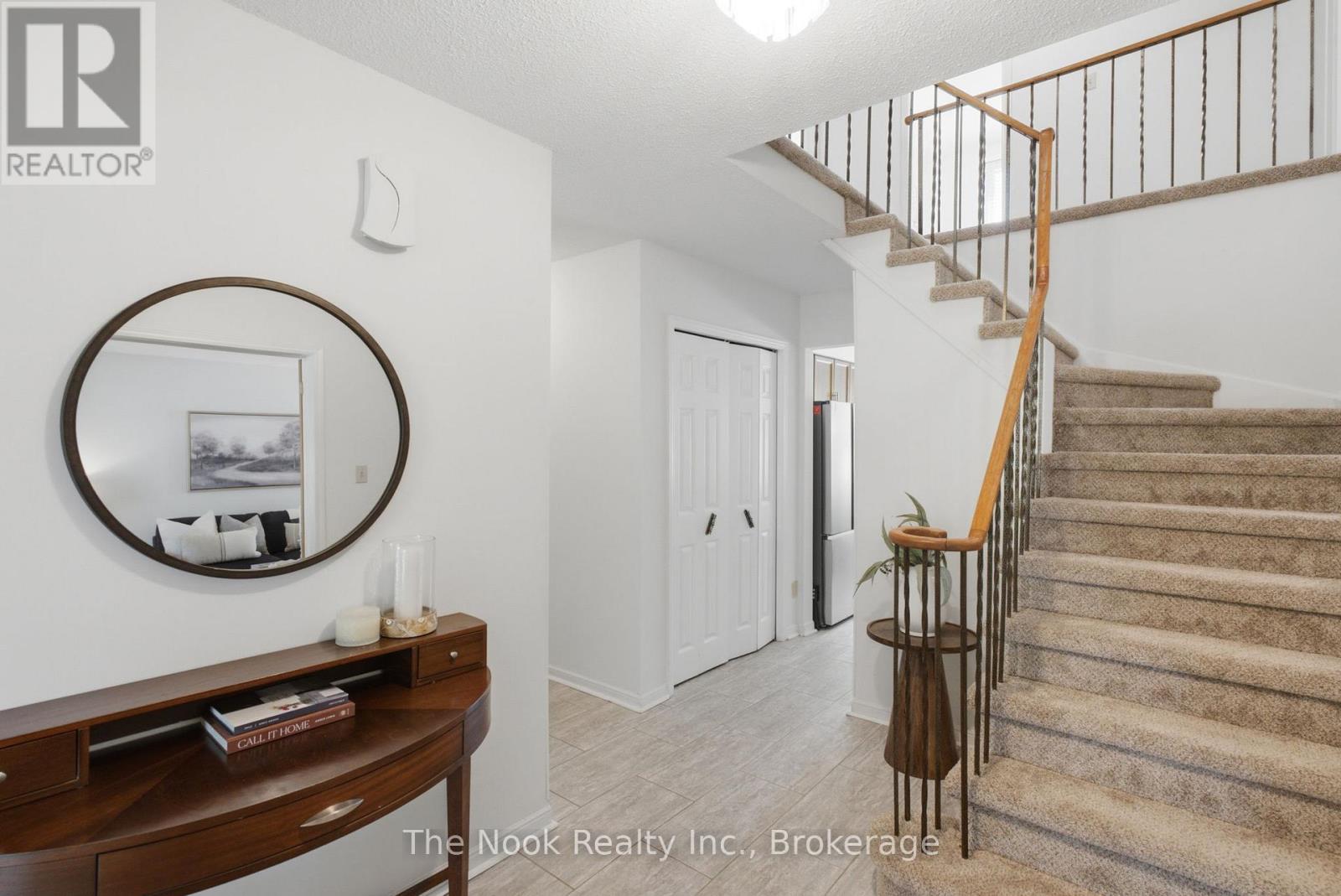 424 Prince Of Wales Drive, Whitby, Ontario  L1N 6M9 - Photo 6 - E13643134