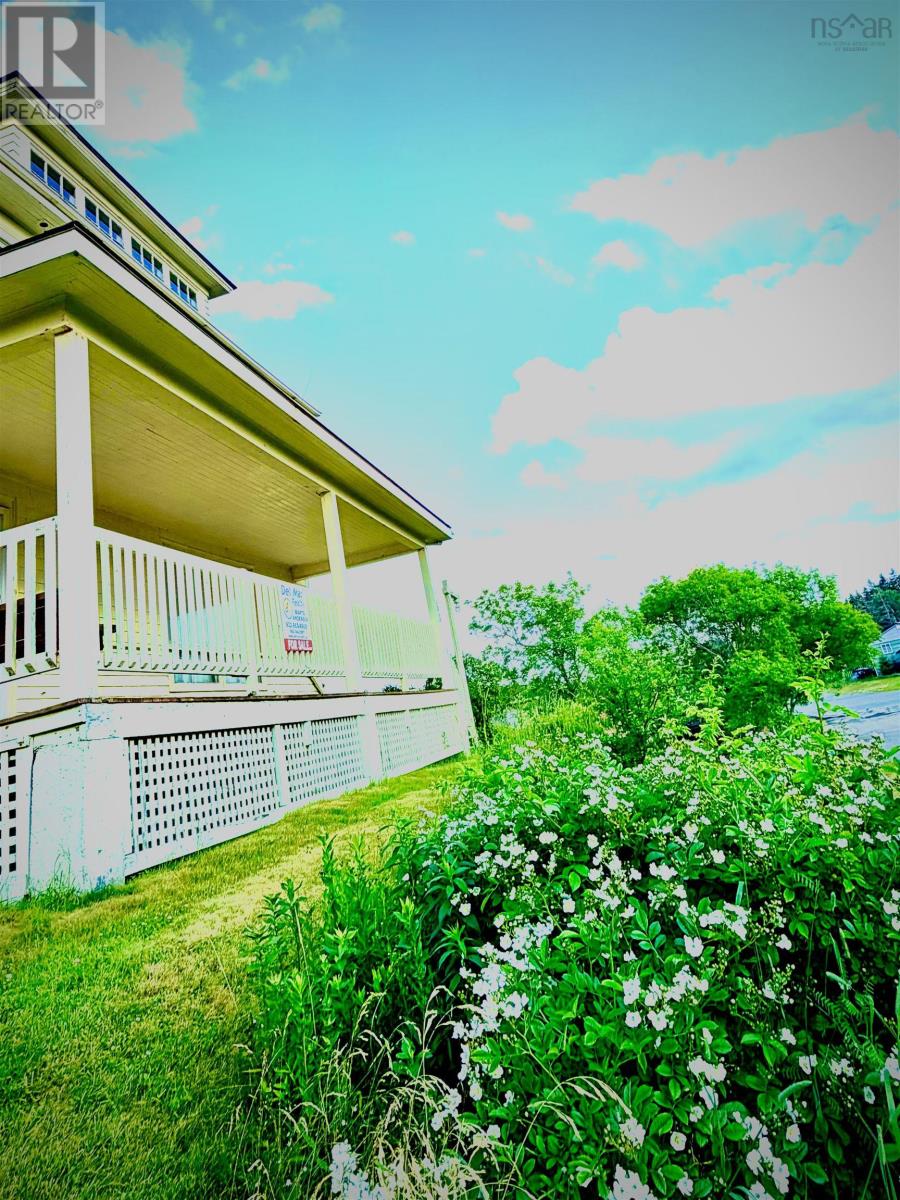 53 Carleton Terrace, Canso, Nova Scotia  B0H 1H0 - Photo 2 - 202528773
