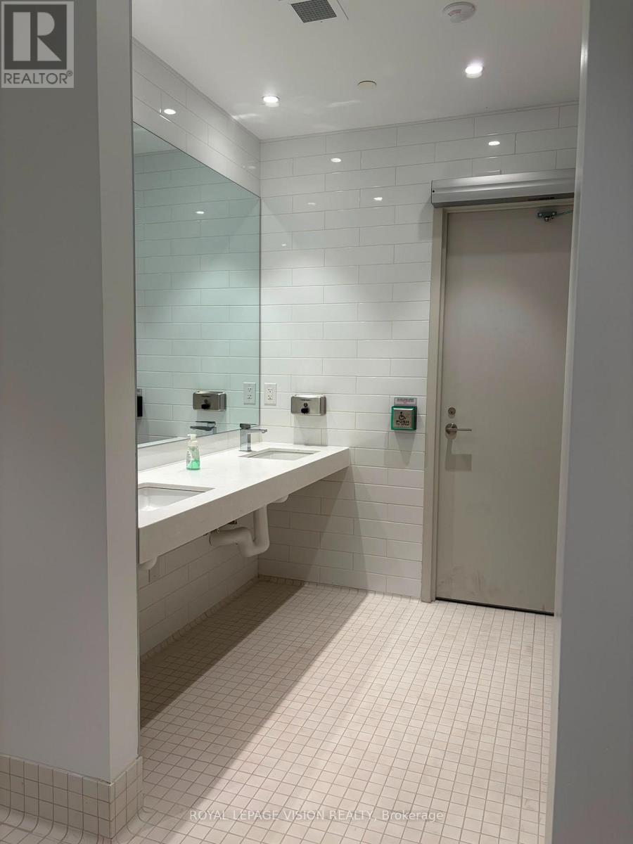 1112 - 4010 Eglinton Avenue W, Toronto, Ontario  M9A 0G5 - Photo 11 - W13639442