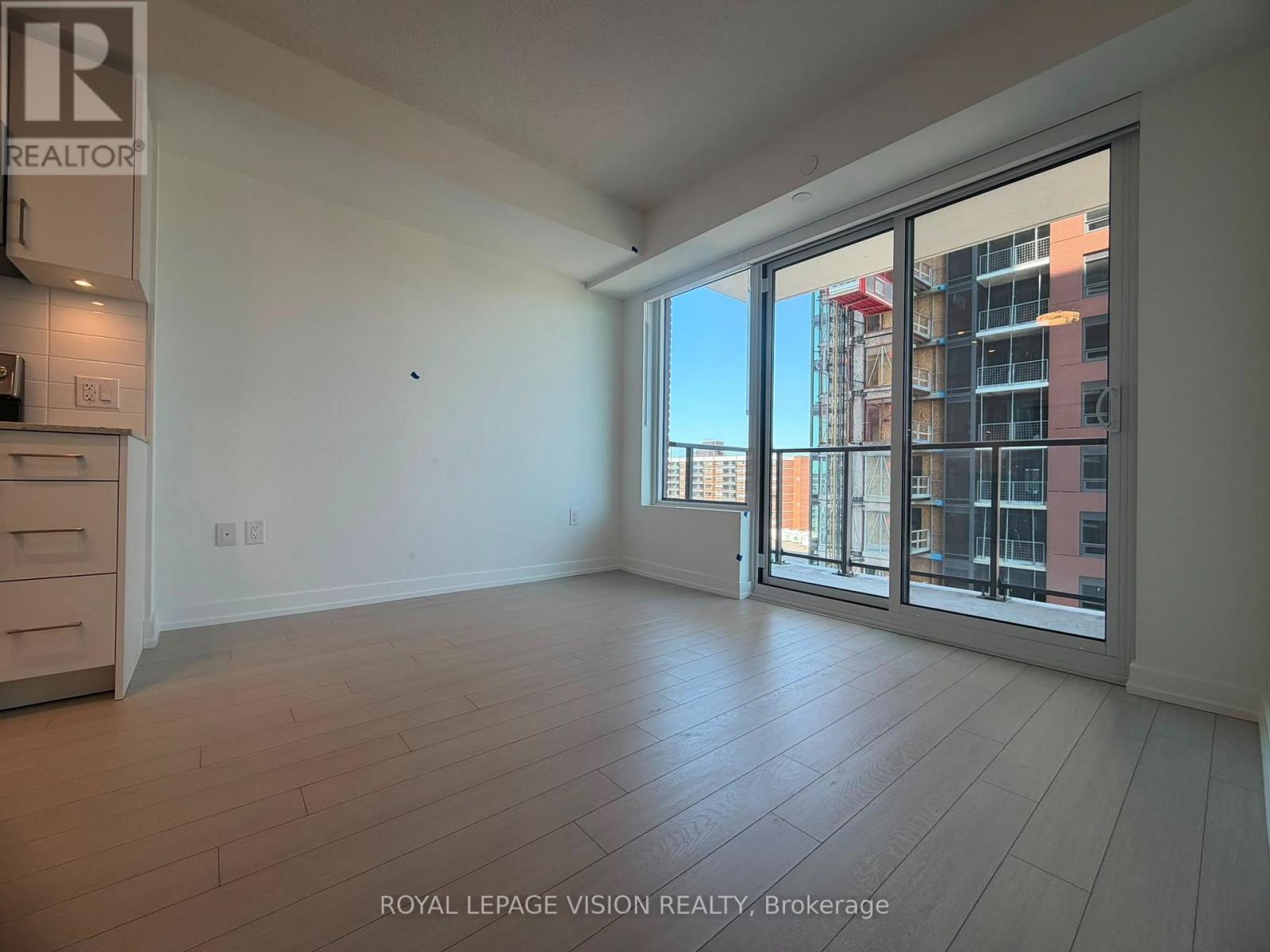 1112 - 4010 Eglinton Avenue W, Toronto, Ontario  M9A 0G5 - Photo 3 - W13639442