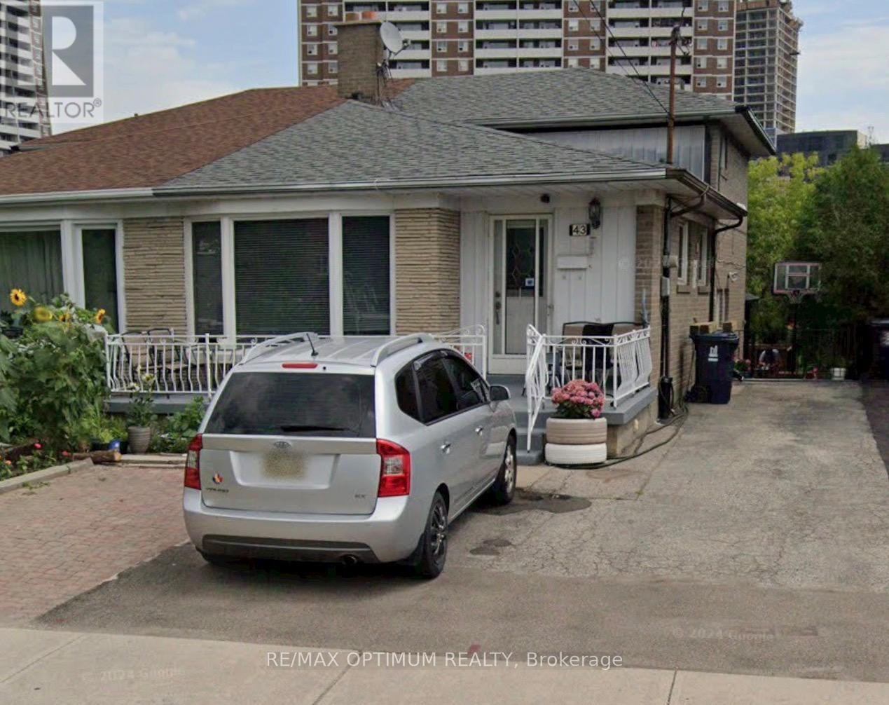 43 Lindylou Road, Toronto, Ontario  M9M 2B1 - Photo 1 - W13239454