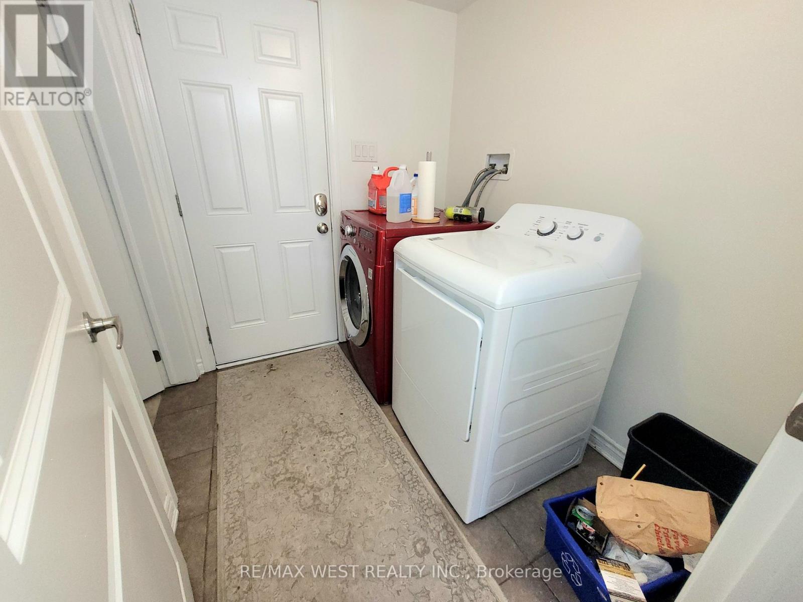 21 Billiter Road W, Brampton, Ontario  L7A 4G8 - Photo 3 - W13574758