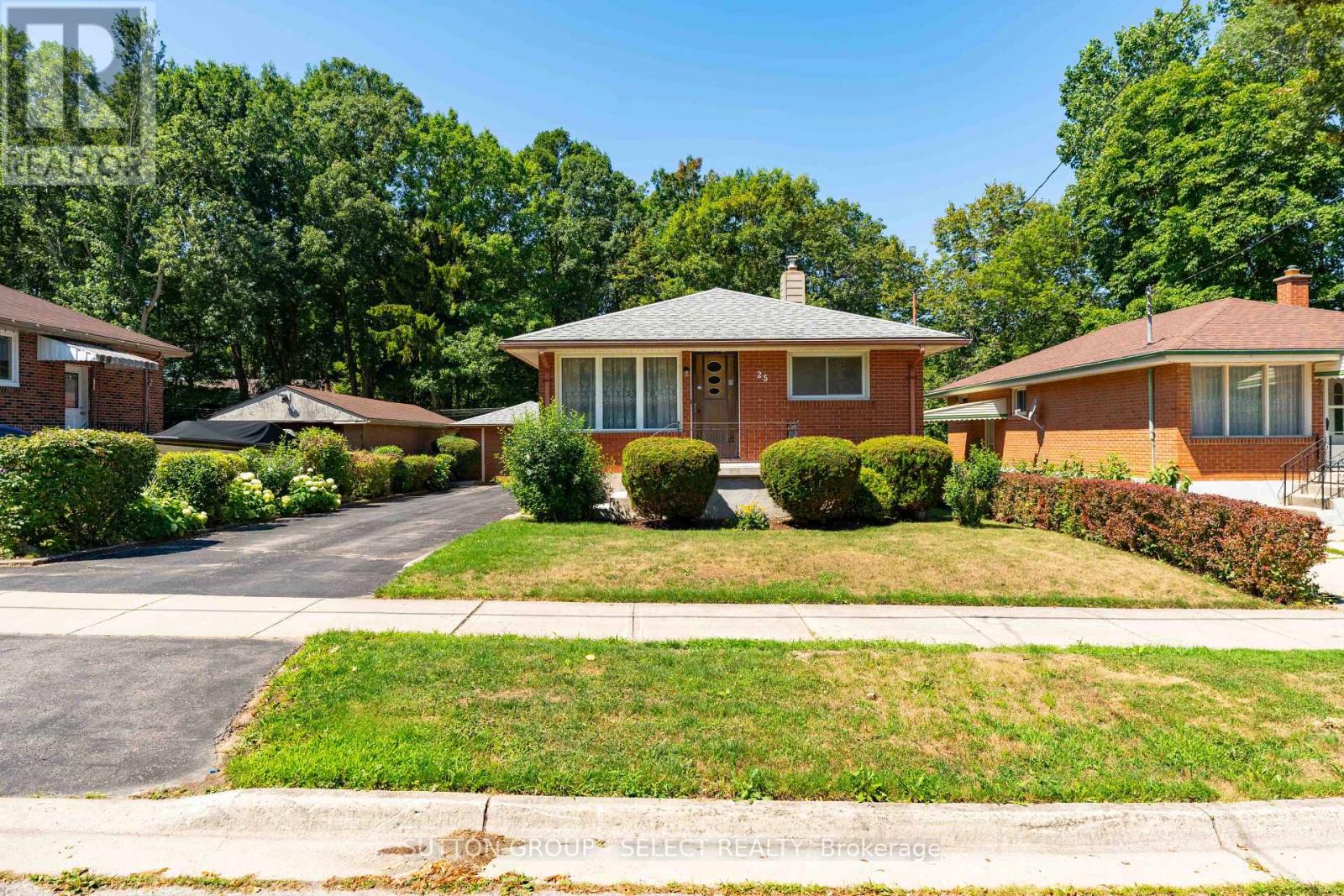 25 Gladstone Avenue, London South, Ontario  N5Z 3R2 - Photo 1 - X13643228