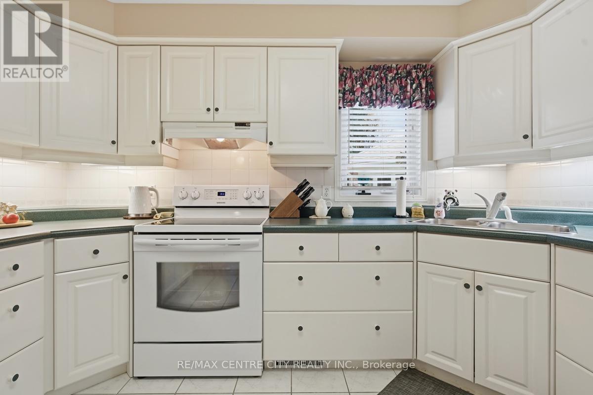 48 Ilderbrook Circle, Middlesex Centre, Ontario  N0M 2A0 - Photo 13 - X13643250