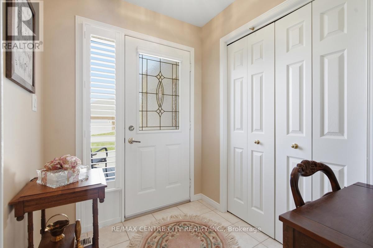 48 Ilderbrook Circle, Middlesex Centre, Ontario  N0M 2A0 - Photo 4 - X13643250