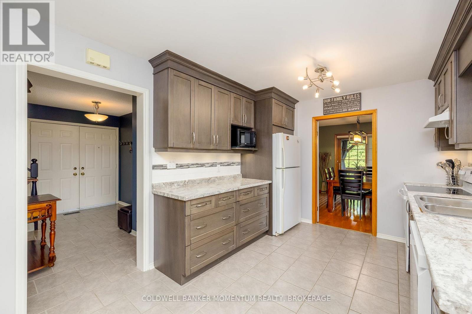 212 Livingston Avenue, Grimsby, Ontario  L3M 4V8 - Photo 13 - X13643170