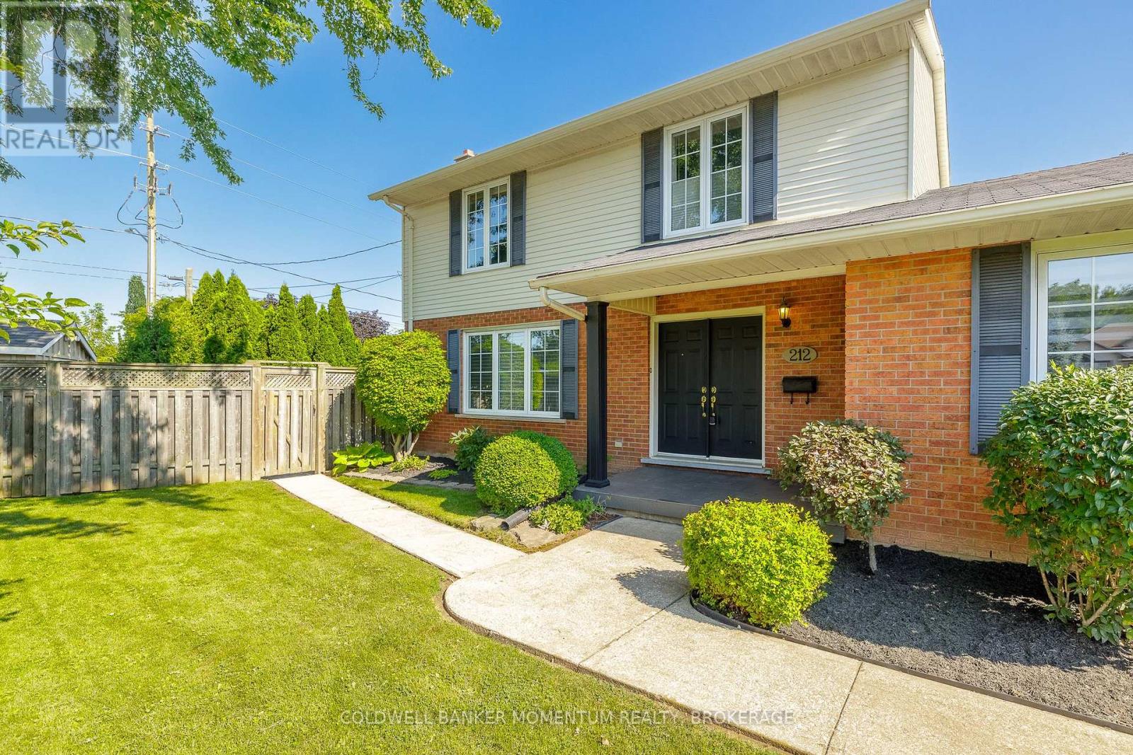 212 Livingston Avenue, Grimsby, Ontario  L3M 4V8 - Photo 4 - X13643170
