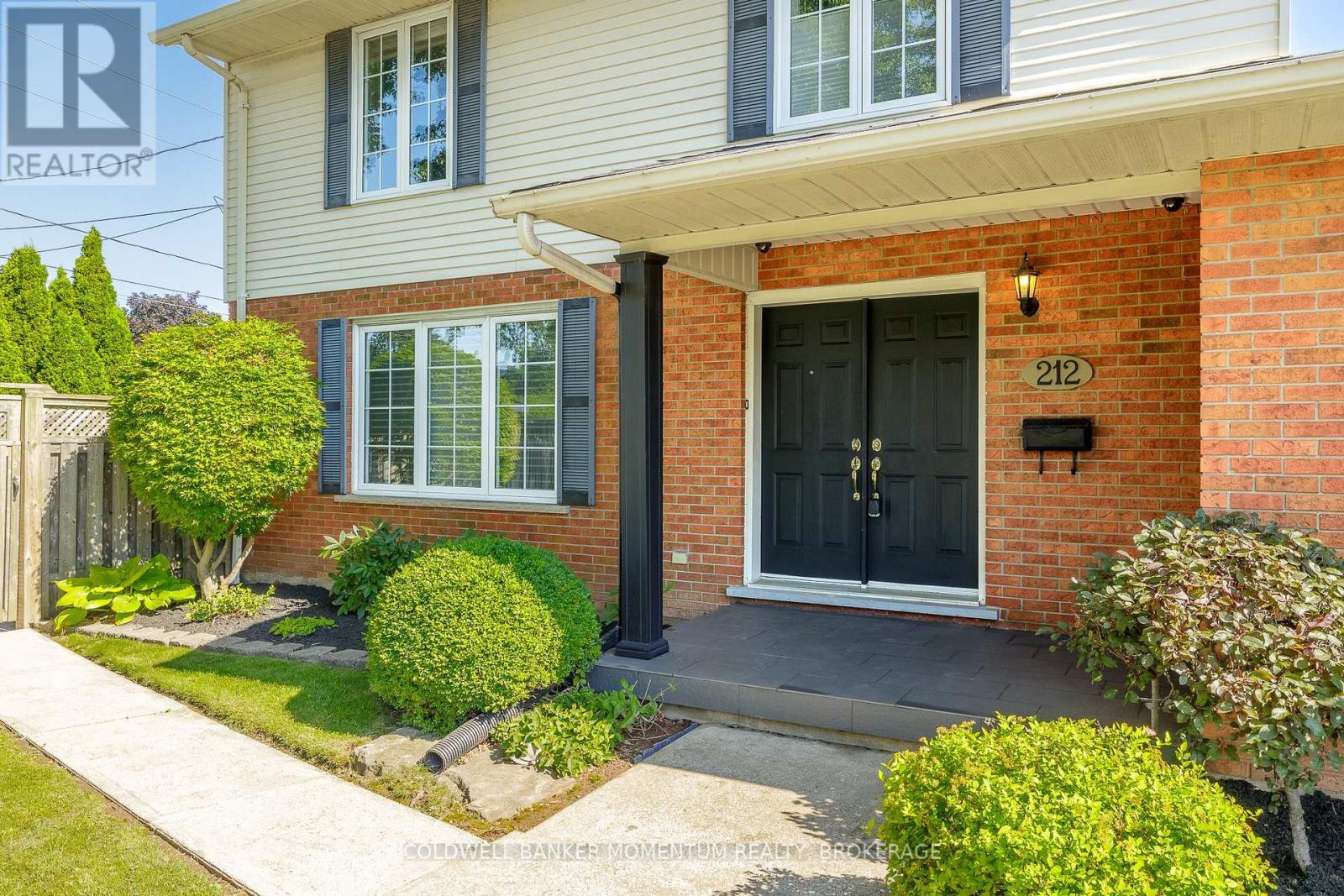 212 Livingston Avenue, Grimsby, Ontario  L3M 4V8 - Photo 5 - X13643170