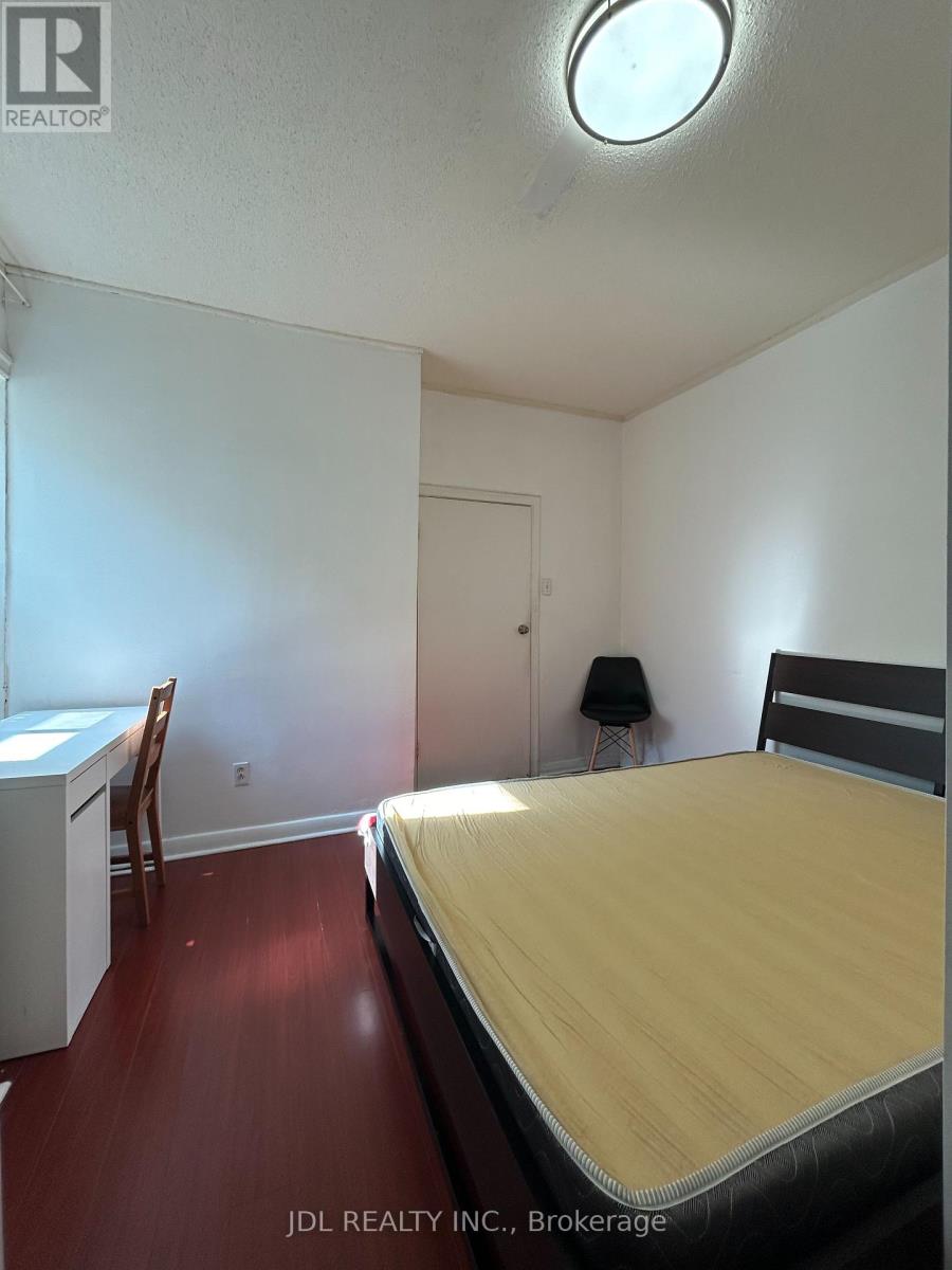 Suite A , Main Floor - 4 Fitzroy Terr Terrace, Toronto, Ontario  M5T 2K3 - Photo 3 - C13643196