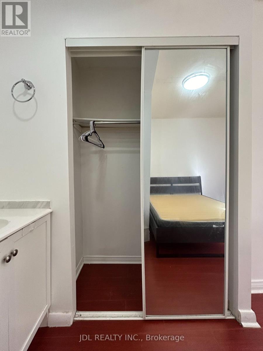 Suite A , Main Floor - 4 Fitzroy Terr Terrace, Toronto, Ontario  M5T 2K3 - Photo 5 - C13643196