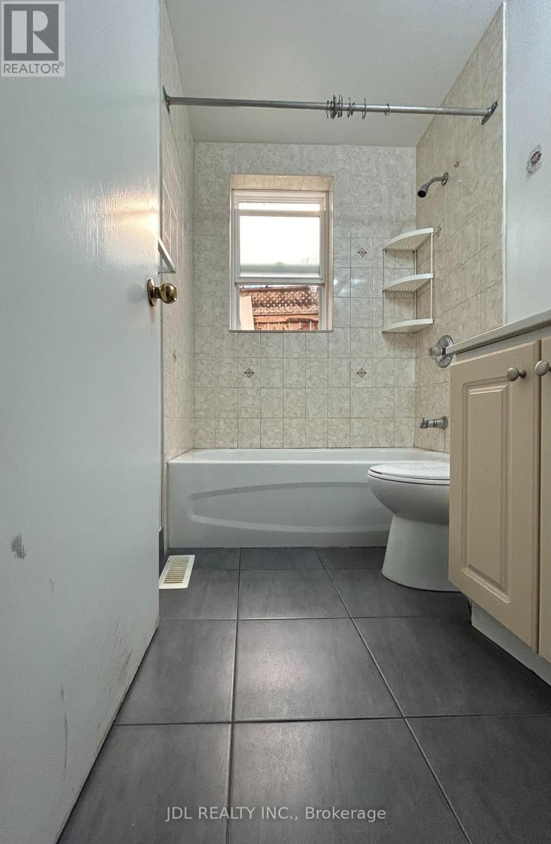 Suite Aa, Main Floor - 4 Fitzroy Terr Terrace, Toronto, Ontario  M5T 2K3 - Photo 6 - C13643208