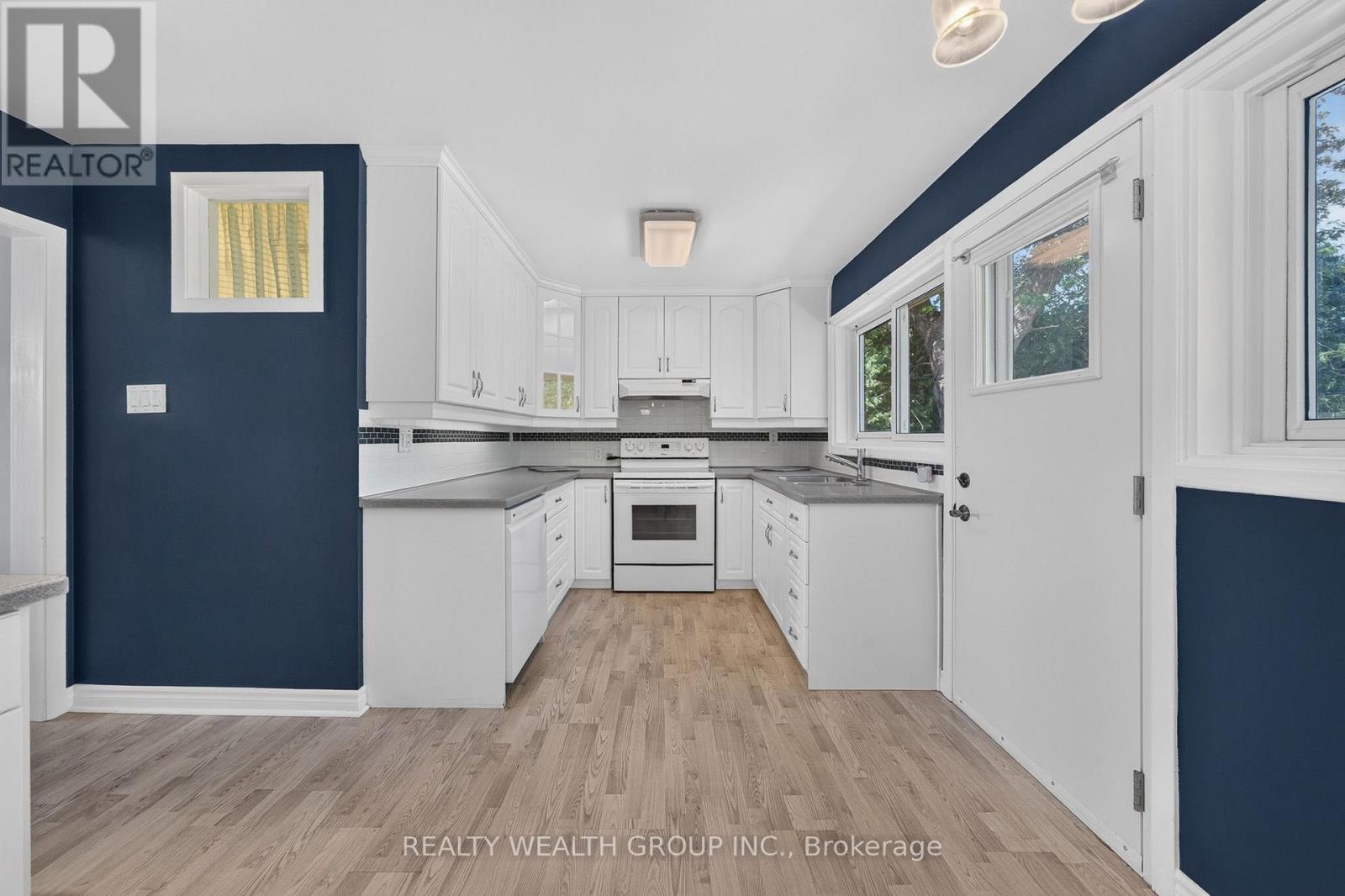 10 Derwent Court, Toronto, Ontario  M2M 2C3 - Photo 10 - C13643212
