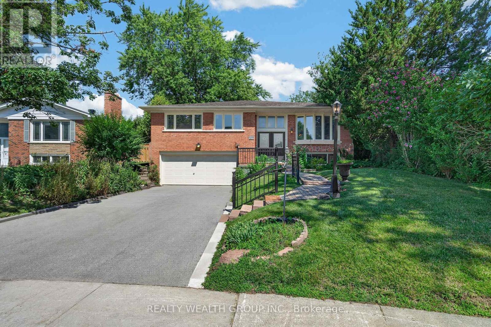 10 Derwent Court, Toronto, Ontario  M2M 2C3 - Photo 2 - C13643212