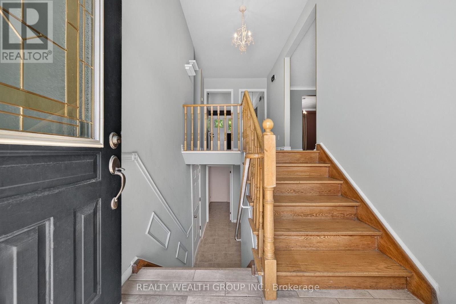 10 Derwent Court, Toronto, Ontario  M2M 2C3 - Photo 3 - C13643212