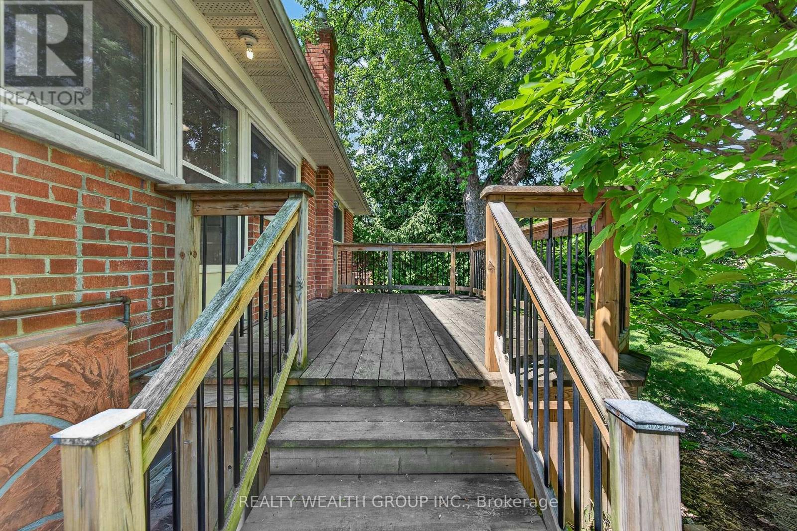 10 Derwent Court, Toronto, Ontario  M2M 2C3 - Photo 31 - C13643212