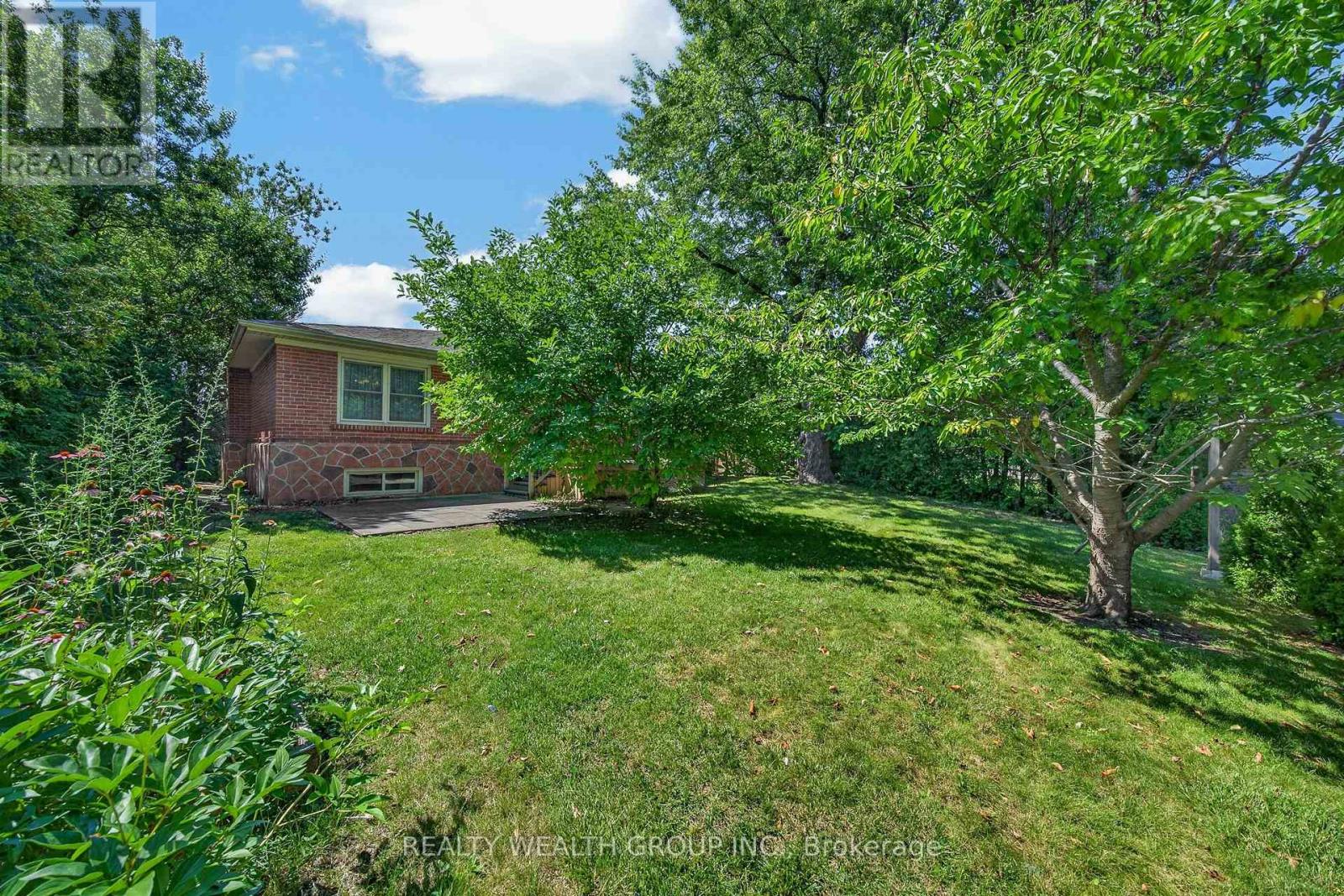 10 Derwent Court, Toronto, Ontario  M2M 2C3 - Photo 32 - C13643212