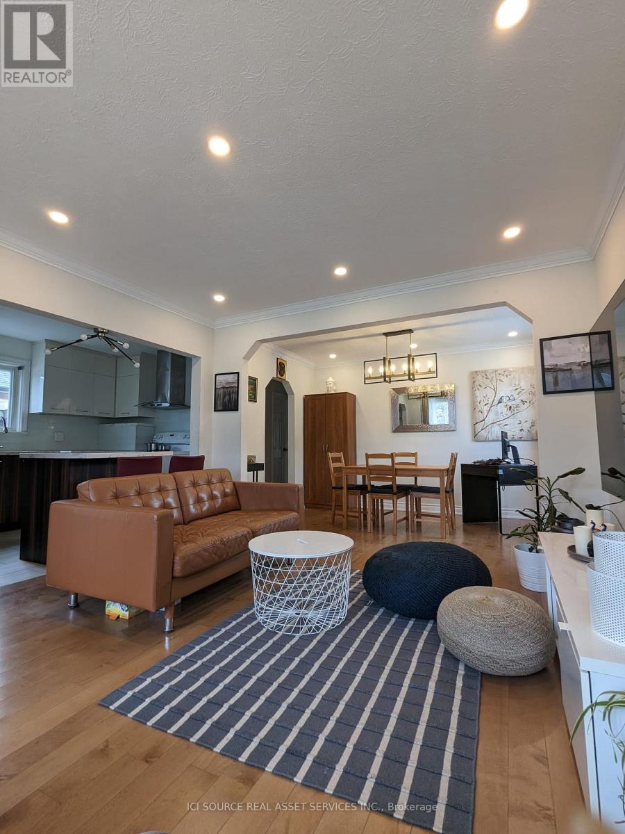 Main - 85 Ranstone Gardens, Toronto, Ontario  M1K 2T9 - Photo 2 - E13643236