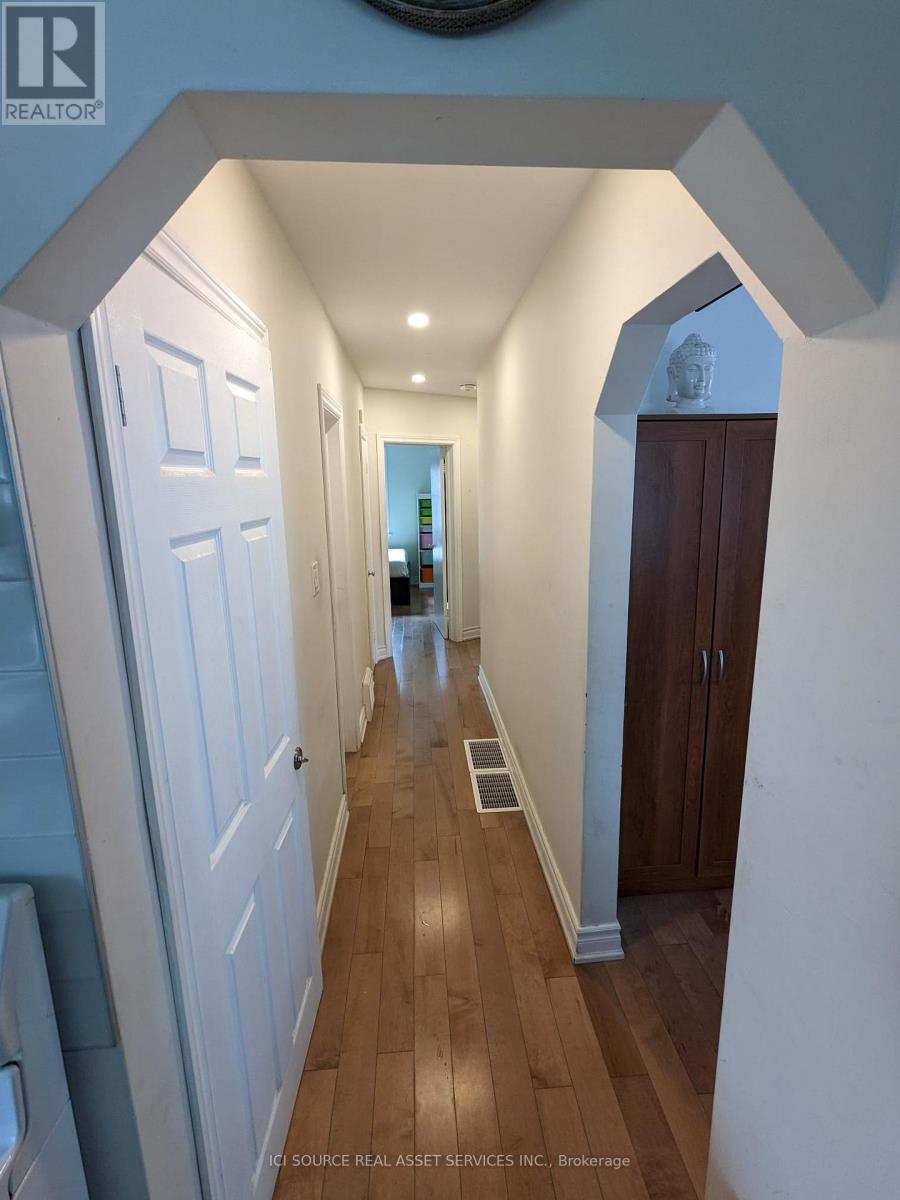 Main - 85 Ranstone Gardens, Toronto, Ontario  M1K 2T9 - Photo 4 - E13643236
