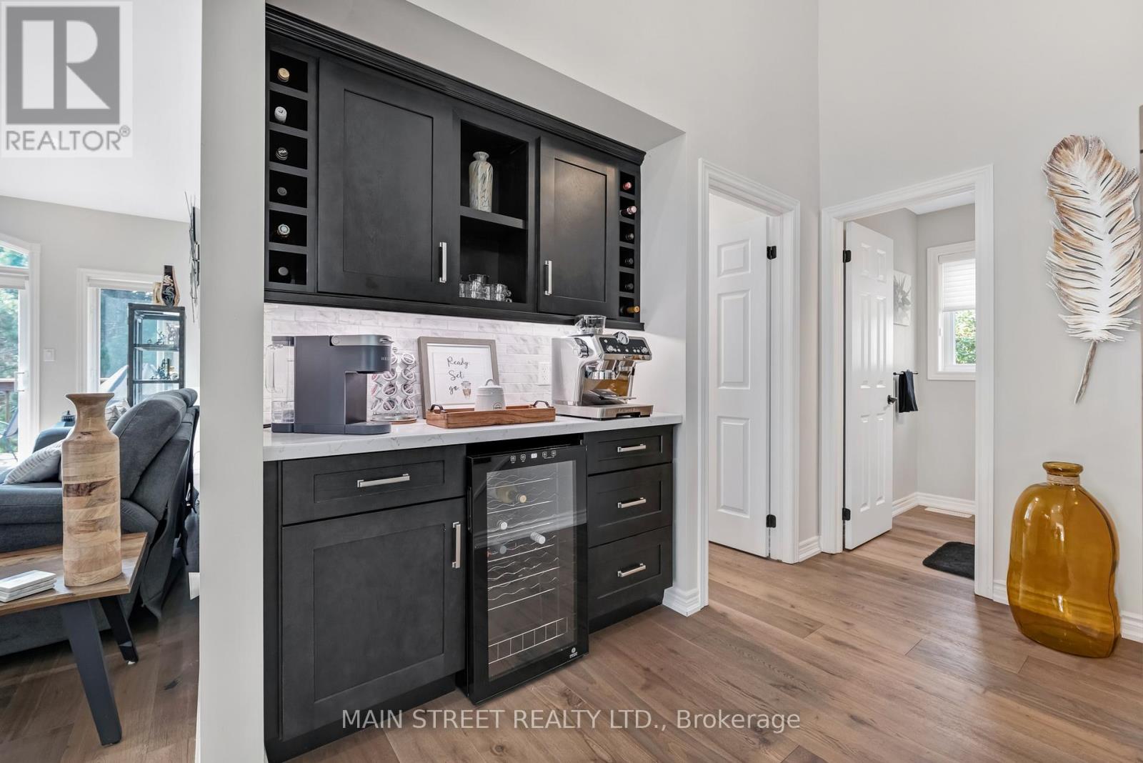 40 Via Amici, New Tecumseth, Ontario  L9R 2B4 - Photo 8 - N13643176