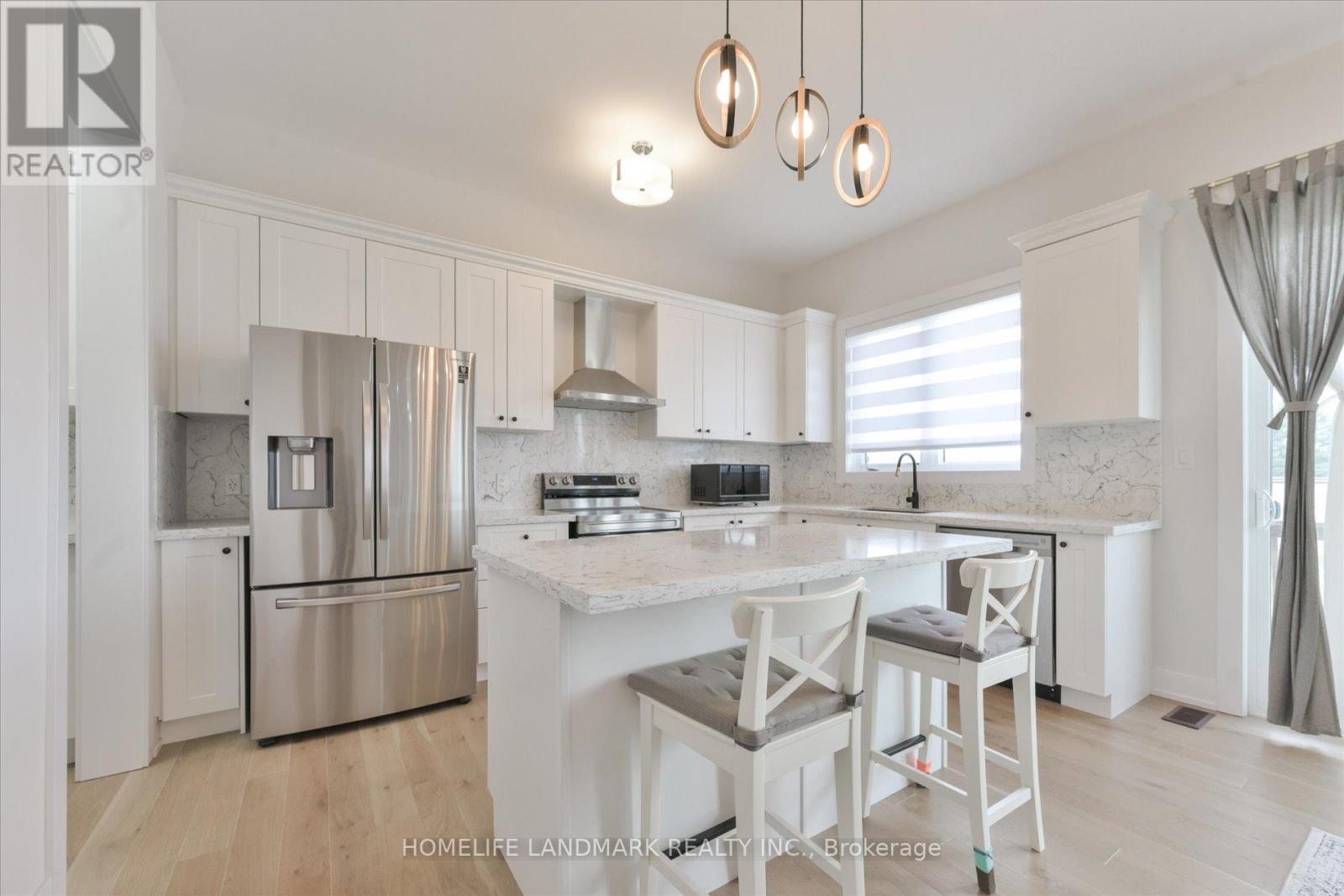 108 Pine Hill Crescent E, Aurora, Ontario  L4G 3X9 - Photo 7 - N13643194