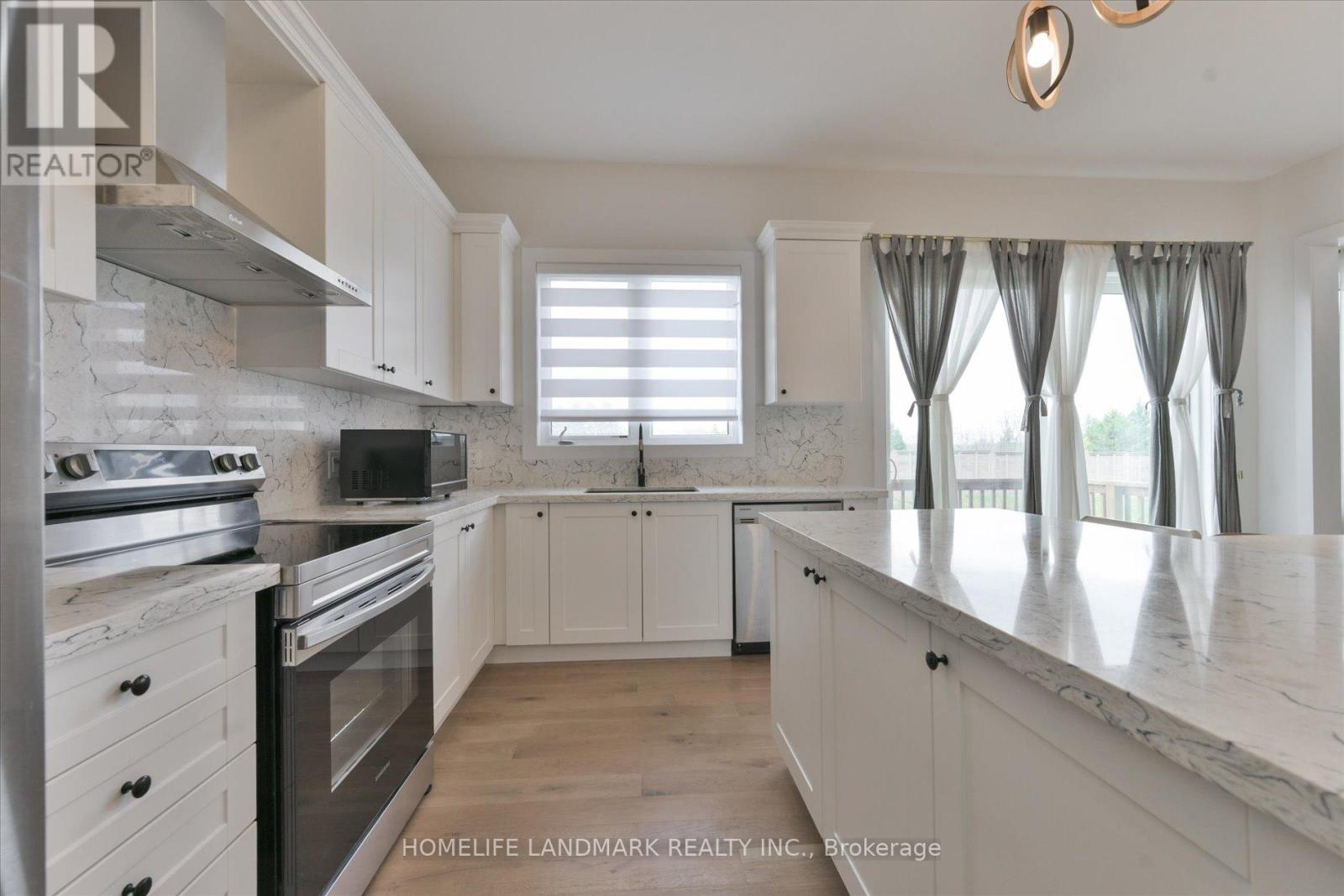 108 Pine Hill Crescent E, Aurora, Ontario  L4G 3X9 - Photo 9 - N13643194