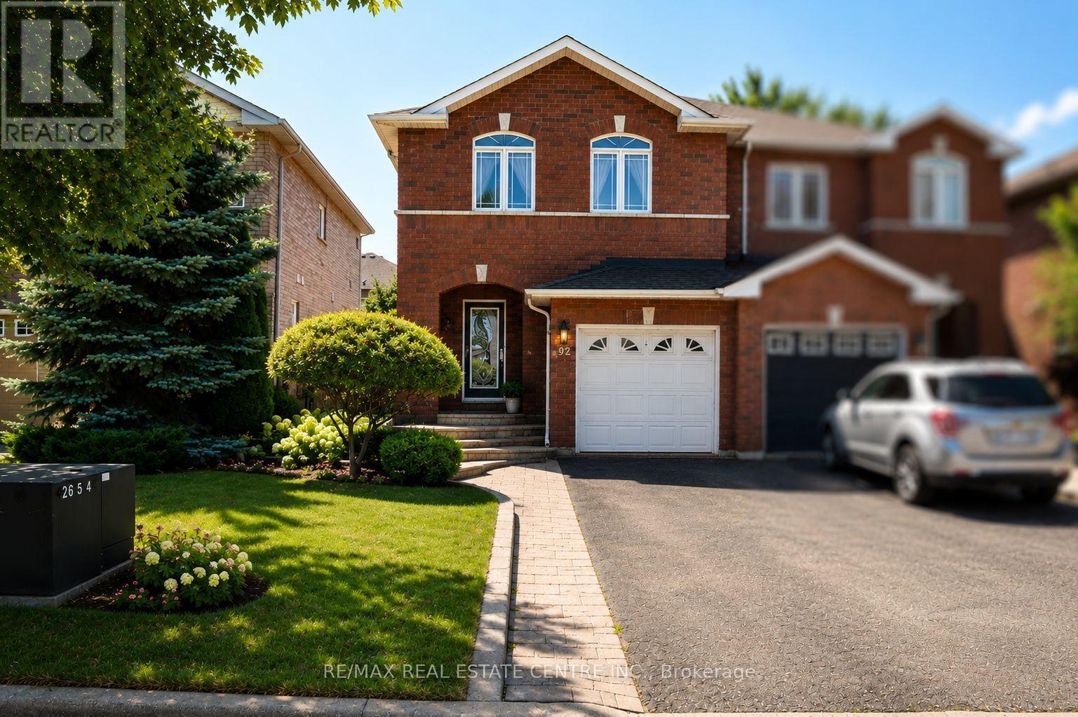 92 Blackthorn Drive, Vaughan, Ontario  L6A 3N5 - Photo 2 - N13643222